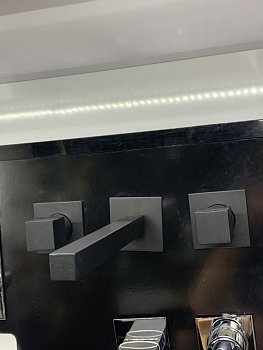 Смеситель для раковины настенный встроенный на 3 отверстия BRUMA ESCUDO 102 950 2NS черный