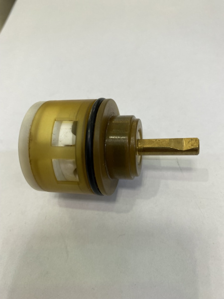 AC0686000_1