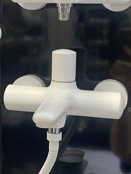 Смеситель для ванны с душевым комплектом DANIEL FUSION FU61014 белый матовый
