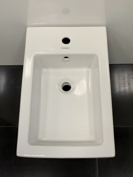 2240100000_4