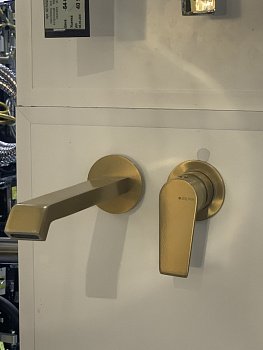Смеситель для раковины настенный встроенный на 2 отверстия с донным клапаном BRUMA NAUTIC 181 843 1S