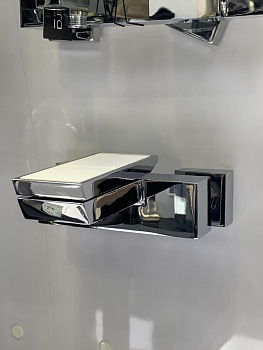 Смеситель для ванны с душевым комплектом DEMM RAZOR 7500 хром/белый
