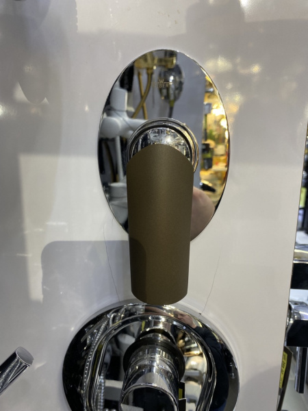 AI880101015085_3