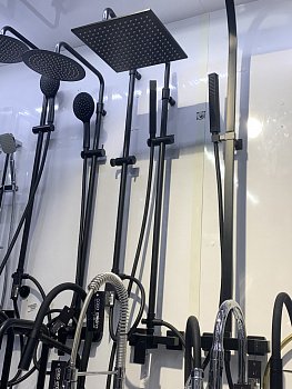 Колонна душевая со смесителем с ручным и верхним душем BRUMA LINEA 182 271 3NS черный 300x300