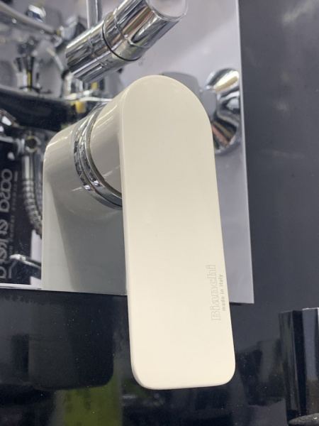 INDFRE230400L03_3