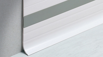 Плинтус ПВХ WALLPROTECTION WB100P11/22270 белый/серый