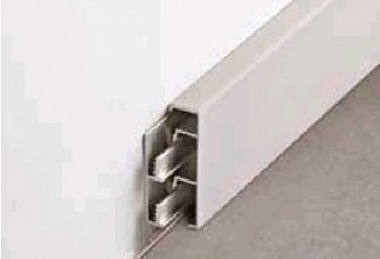 Плинтус PROSKIRTING LIST 40 Н=40мм алюм.анод.серебро L 2 м PKLTAA40