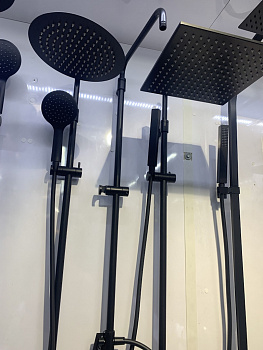 Колонна душевая с дивертором и держателем лейки ручного душа BRUMA SHOWER SYSTEMS 145 610 1NS черный